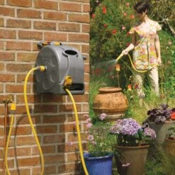 Auto Reel & Multi Spray Gun 25m -Happy Gardenly 10200493 2415 lifestyle RT yellow hose