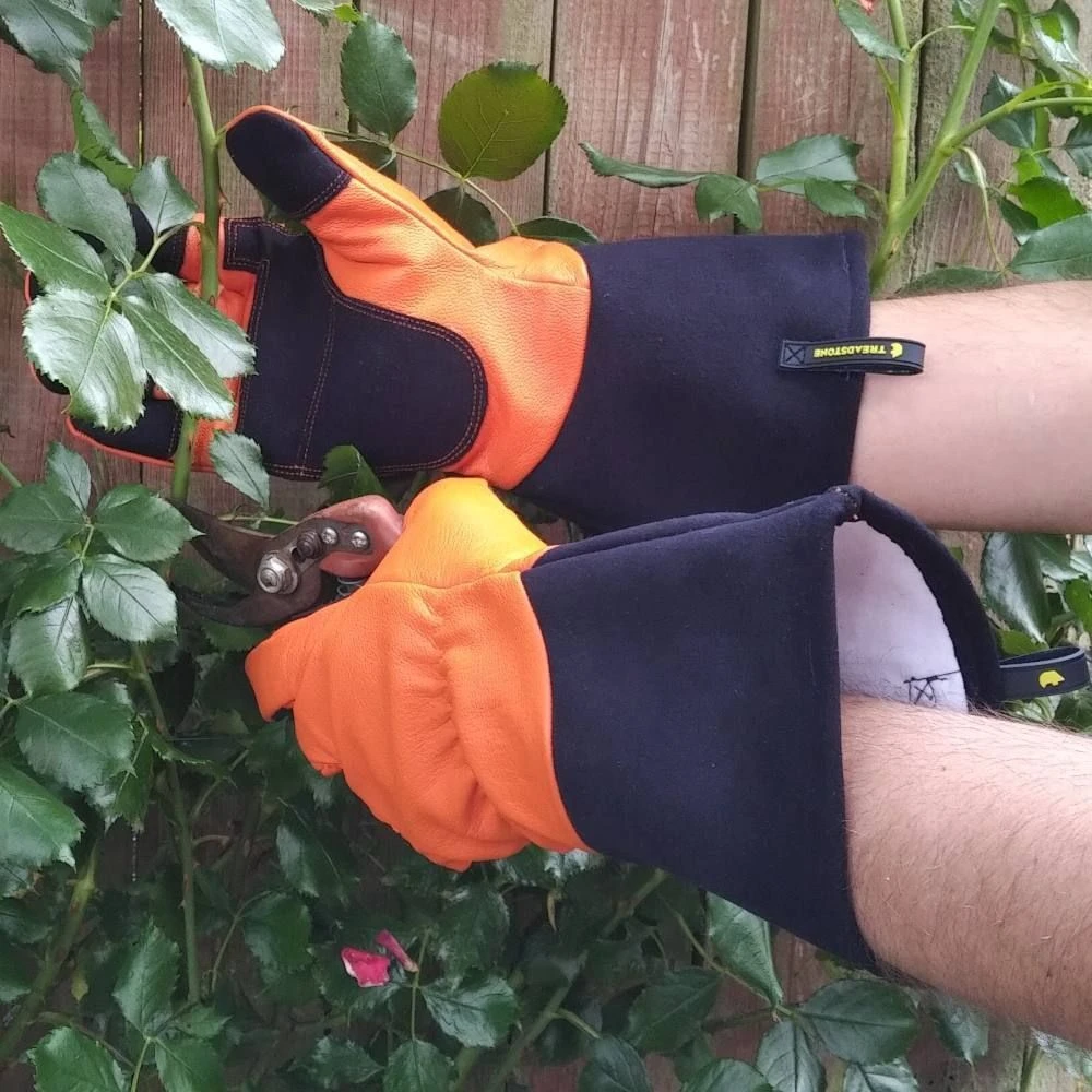 Clip Glove Pruner Medium 4 Clip Glove Pruner Medium - Image 2